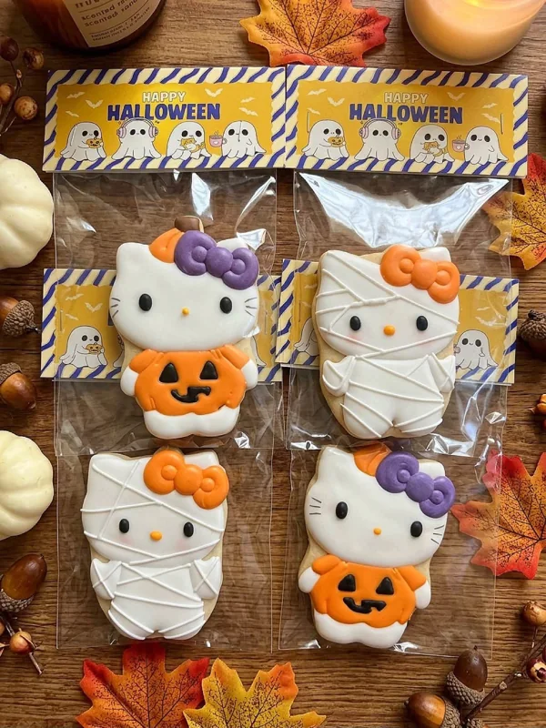 Hello Kitty pumpkin and mummy Halloween cookies
